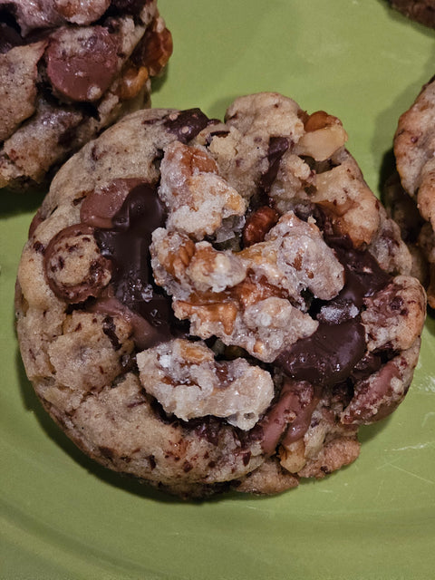 Chocolate Chip Walnut Cookie